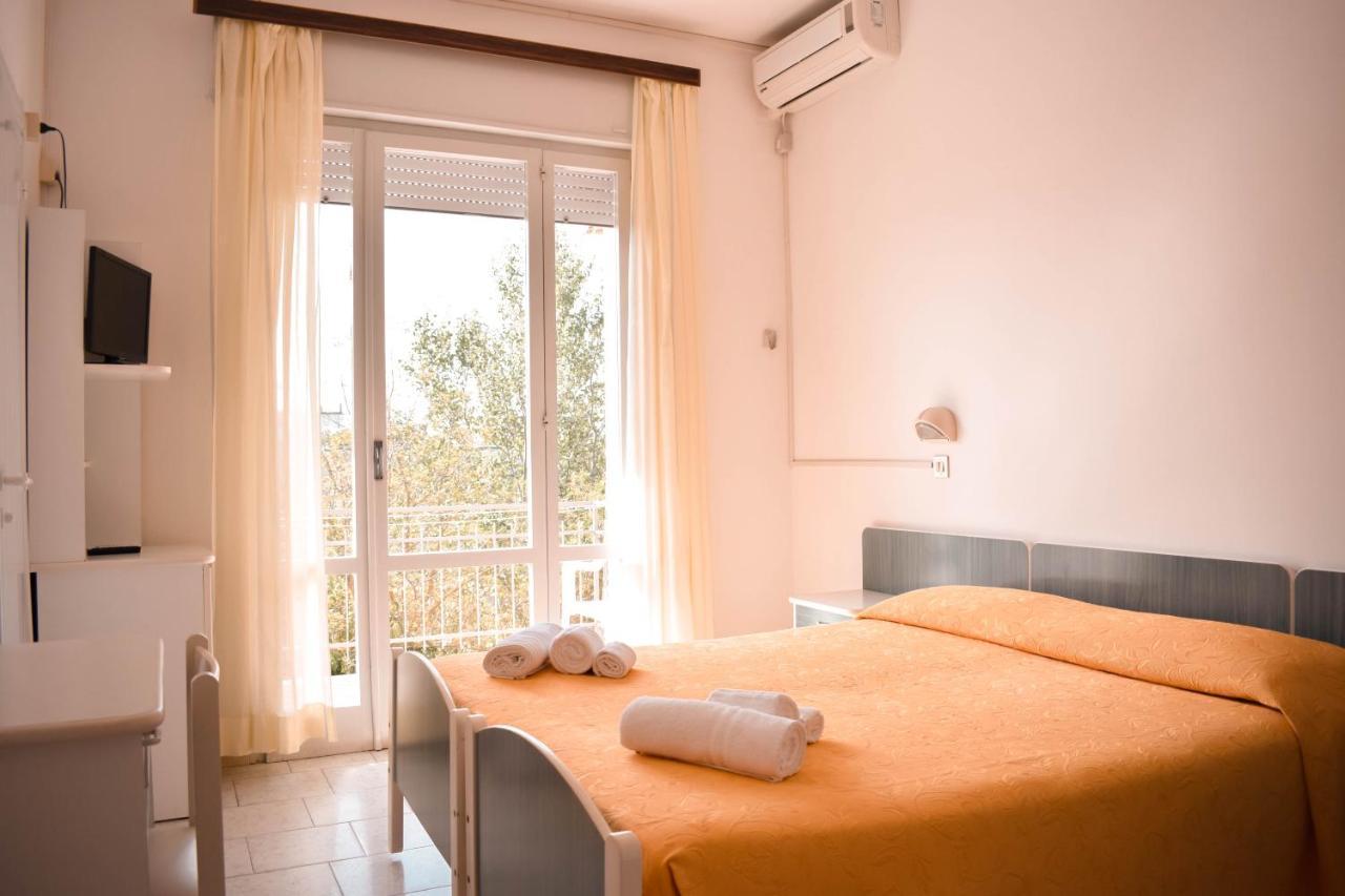 Hotel Zeus Червия Экстерьер фото