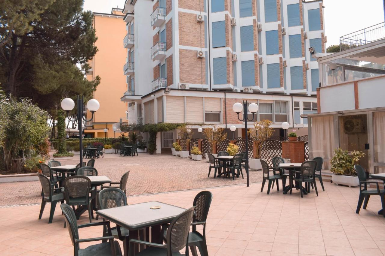 Hotel Zeus Червия Экстерьер фото